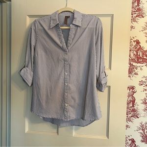 Striped cuffed sleeve button down shirt